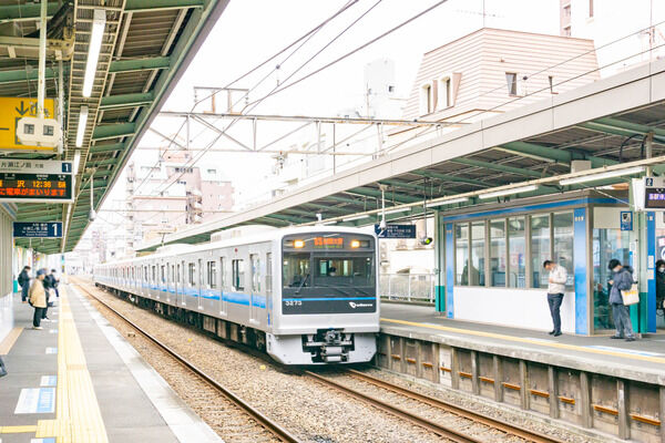 小田急江ノ島線 鶴間駅で人身事故「車輪から衝撃、女性がはねられ肉片が前面ガラスについていた」電車遅延 #小田急線 6月9日 |