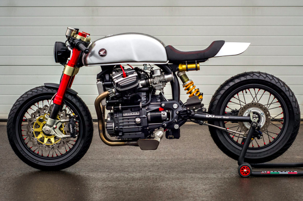 50代にススメるバイク VOL.02 これからでも間に合うカフェレーサー ホンダ HAWK11 – ahead OVER50 archives