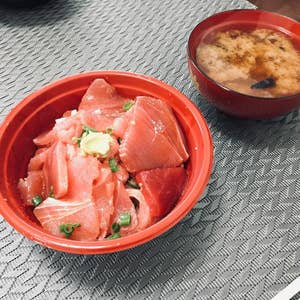 大阪 天王寺の海鮮丼ランチセット！nico flowergarden