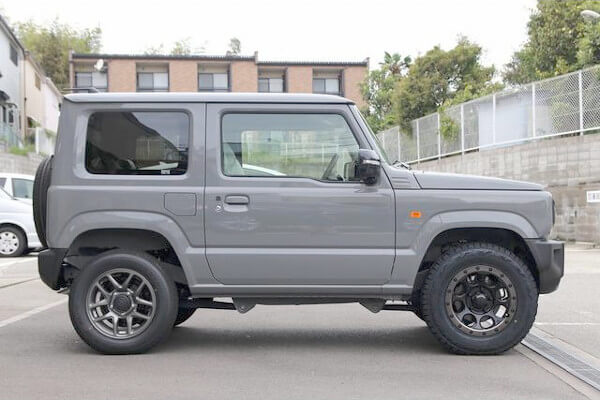 ジムニーにホイールセット装着！ホワイトレター オープンカントリーRT 185 85R16NITRO POWER H12 SHOTGUNセミグロスOPグリーン！タイヤ市場花園インター店タイヤ・スタッドレス・オールシーズンが安いタイヤ専門店