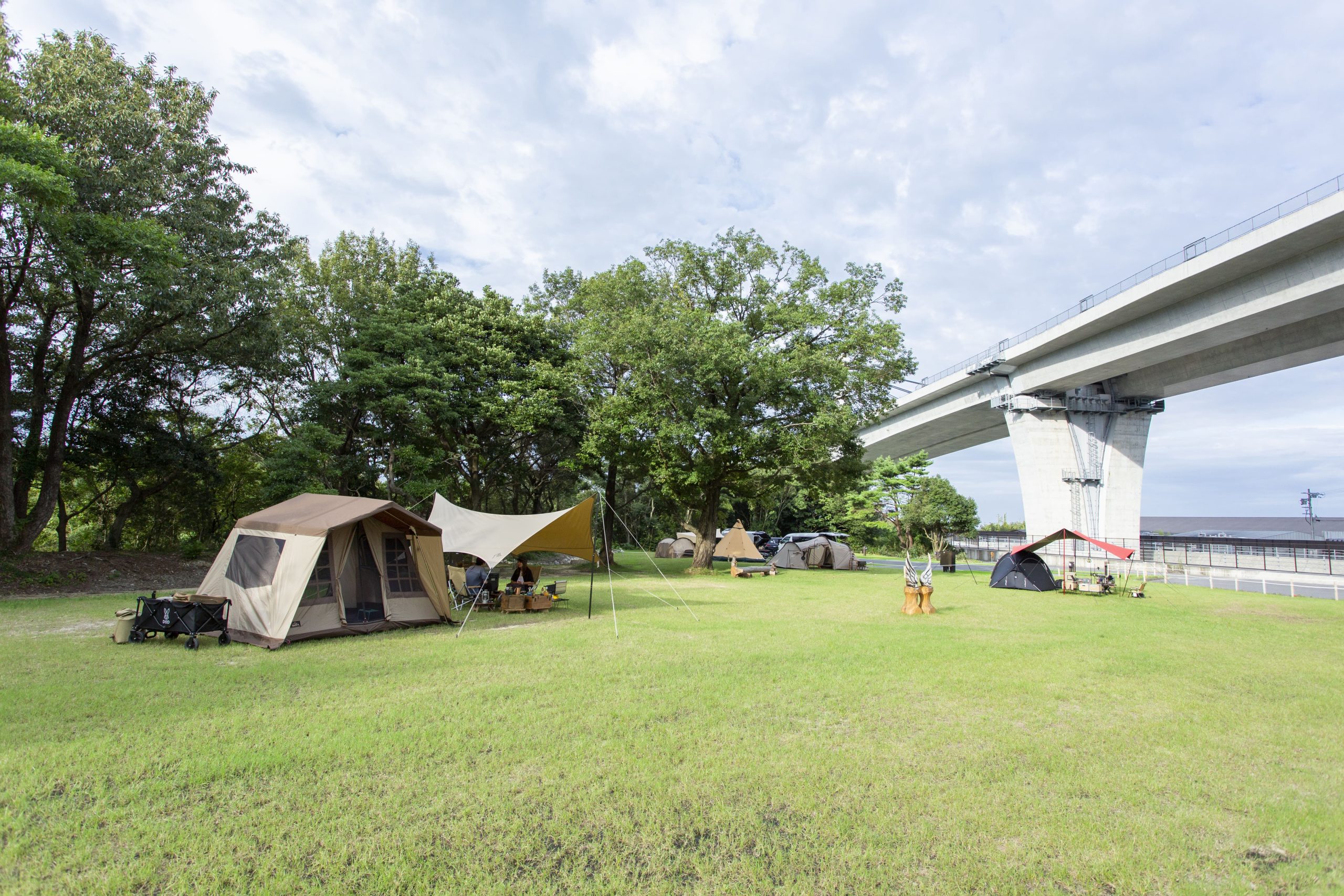 トップページ - FREE AND EASY CAMP RESORT