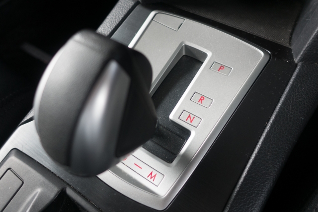 車のギアとは？仕組みや種類、適切な使い方中古車のガリバ