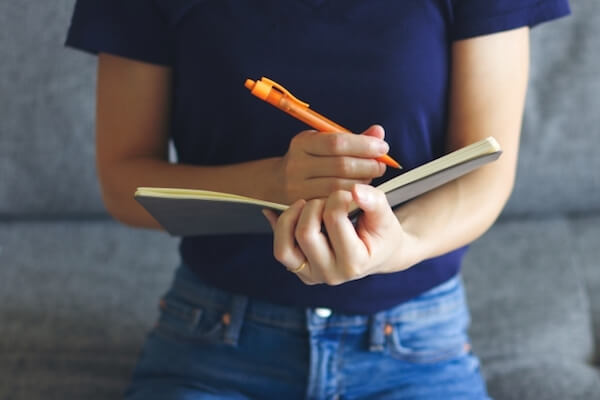 幾多」の意味と使い方！「数多」との違いは？例文つき語彙力.com