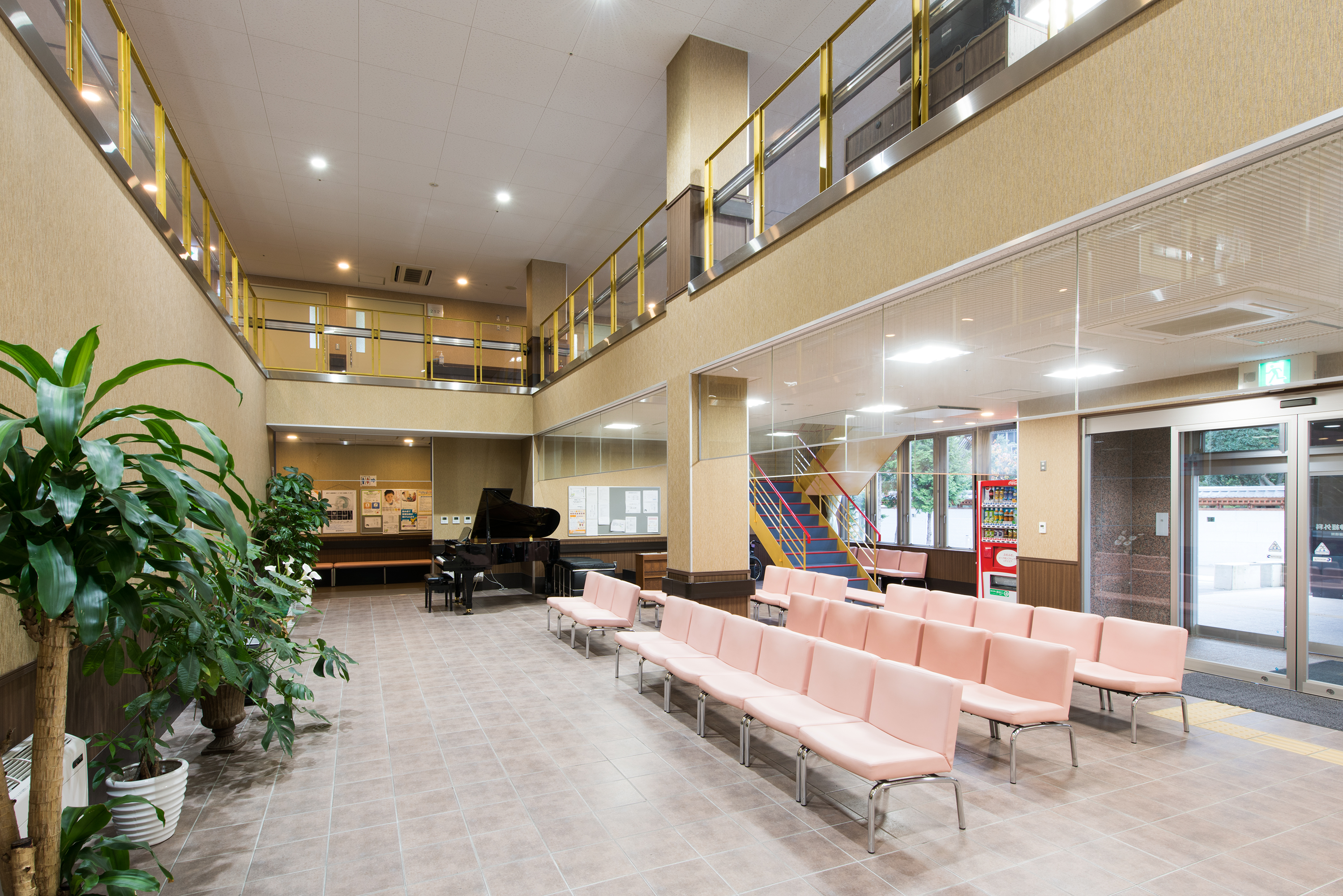 使い勝手の良さがポイント！受付カウンターは高さを意識して作ろう！内装工事、店舗デザイン・設計の見積もり依頼・比較 アーキクラウド