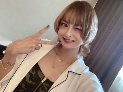 色恋営業がかなりひどいセラピストさん、最初から見抜く方法はありますか？付き合ったらセラピやめるといいつつ他の人に | Peing -質問箱-