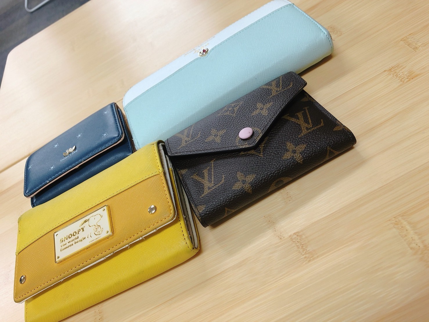 高すぎないブランド財布！女子大学生に人気のおしゃれな財布おすすめランキング 1ページ Ｇランキング