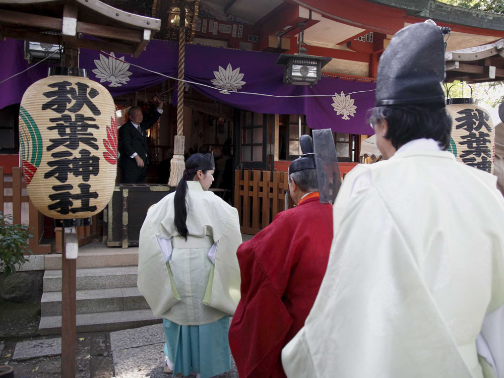 アキバのうさぎ神社新製品「すぺしゃるまんじゅう」 | 豆日記