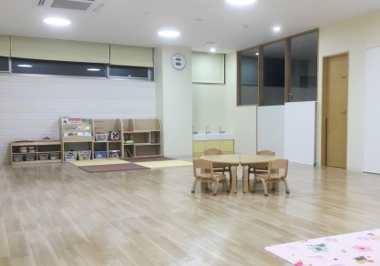 * 熱中症対策のご紹介,神奈川東部ヤクルト販売では、熱中症対策の一環として、クールファンベストを着用の場合に限り無地Tシャツでの活動を承認しています。,酷暑の中で少しでも快適にお届けするための対処となりますので、どうぞご理解のほどよろしくお願い致します。,神奈川東部ヤクルト販売,ヤクルト小杉中央センター,熱中症対策,ヤクルト,yakult,ヤクルト1000,